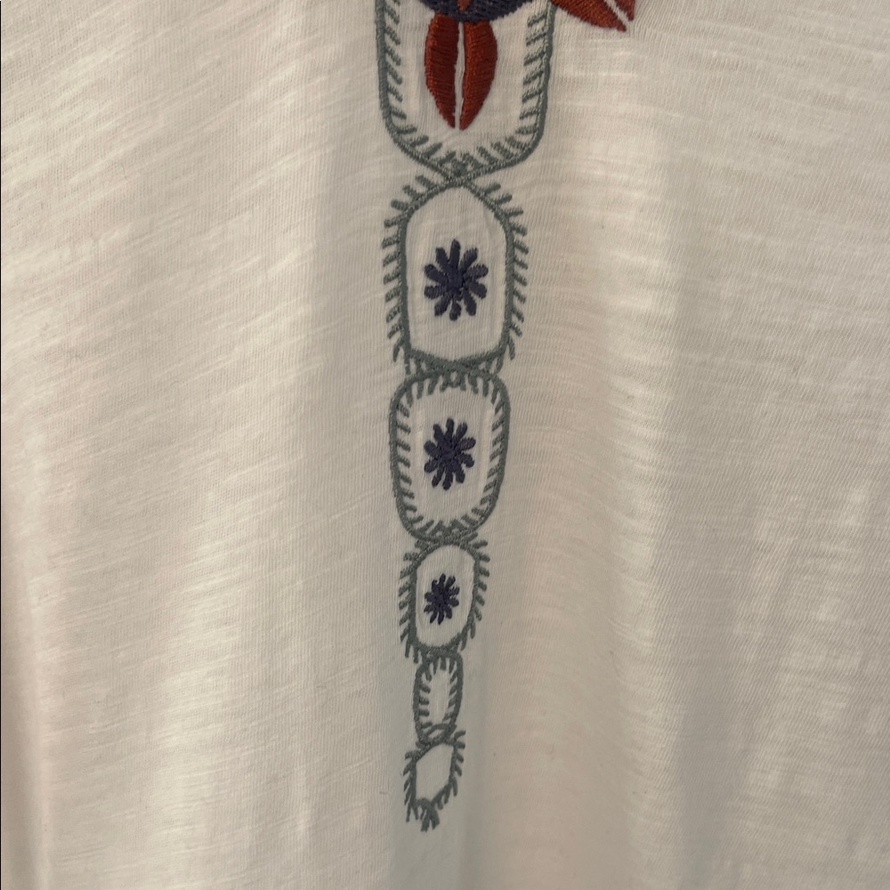 Shyanne White Hooded Pullover with Embroidered Accents and Lace - Picture 7 of 11